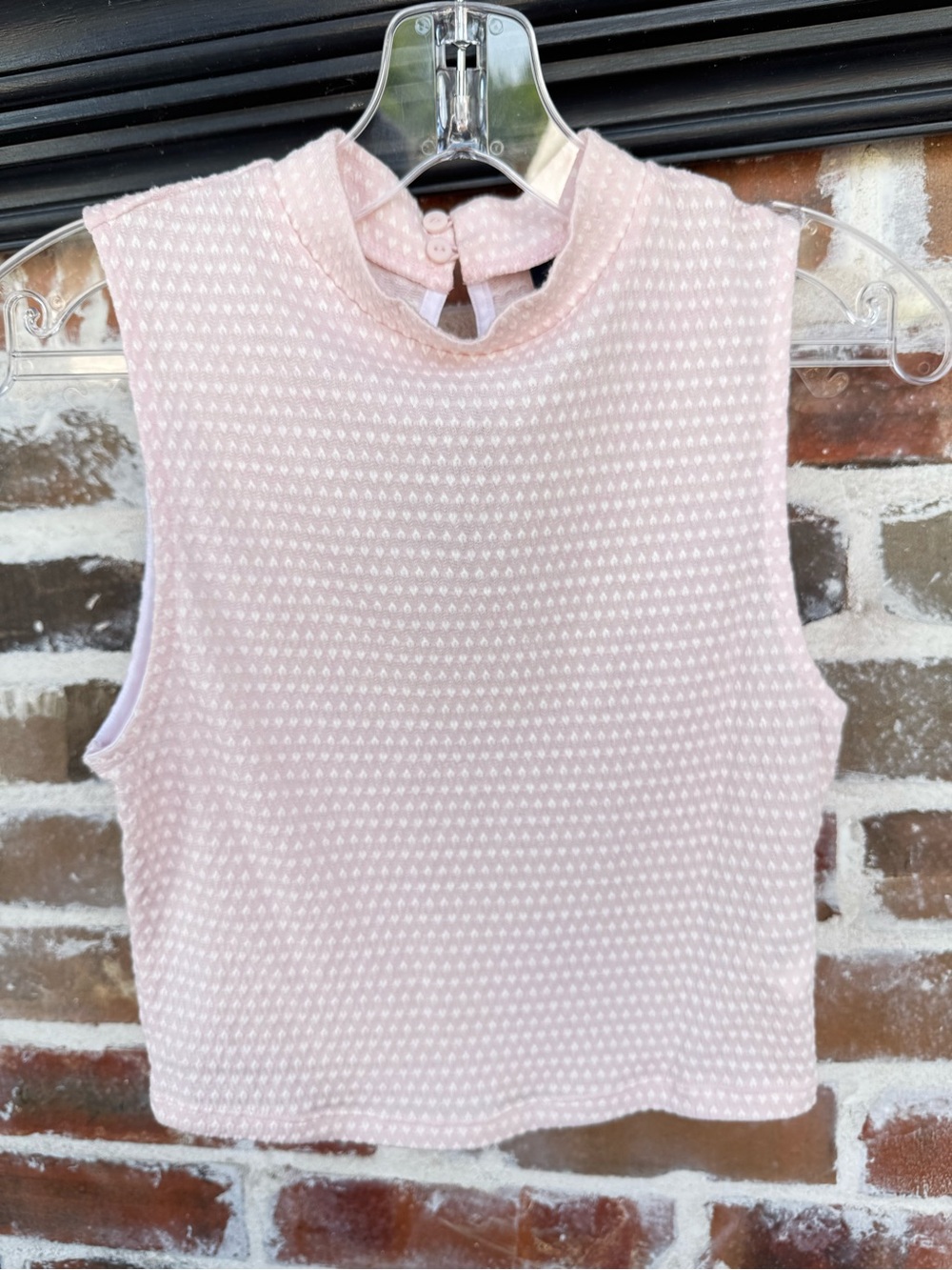 ✨ H&M Divided Pink Textured Sleeveless Keyhole Mock Neck Top